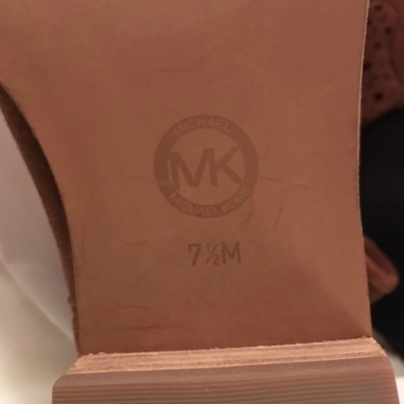 Michael Kors Sunny Bootie Brown Suede Size 7.5 - Picture 8 of 9